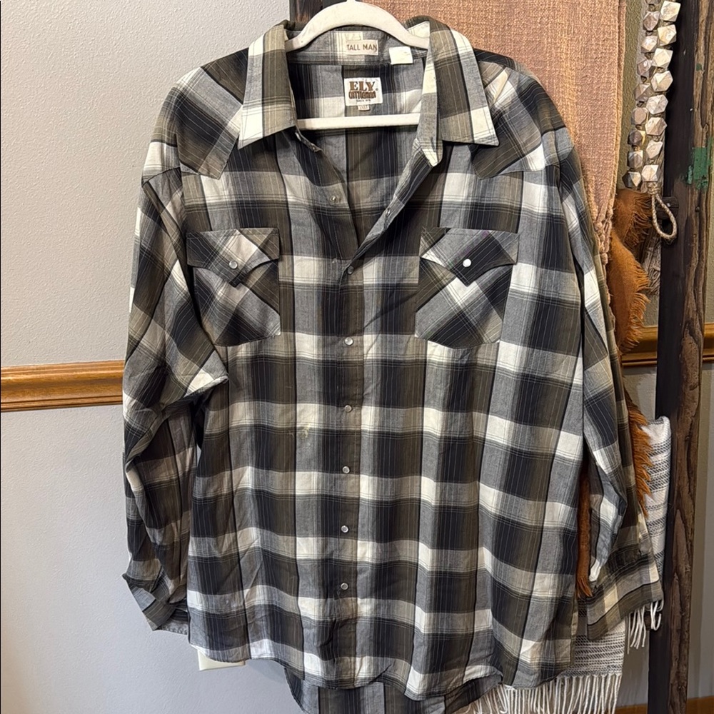 Ely Cattleman Black and White Plaid Casual Button Down Shirt